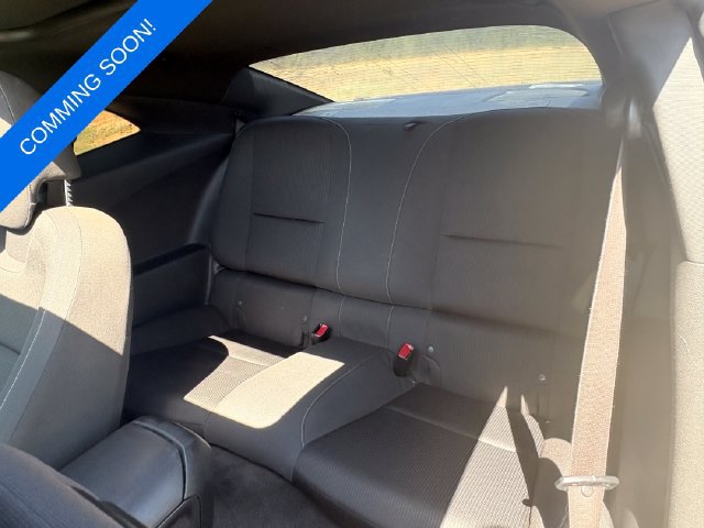 Used 2015 Chevrolet Camaro LT RWD image 4