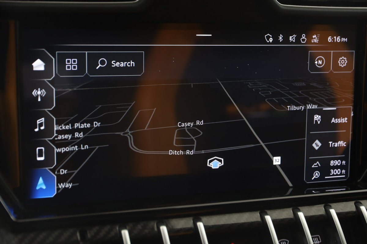 Used 2021 Lamborghini Urus AWD/4WD image 9