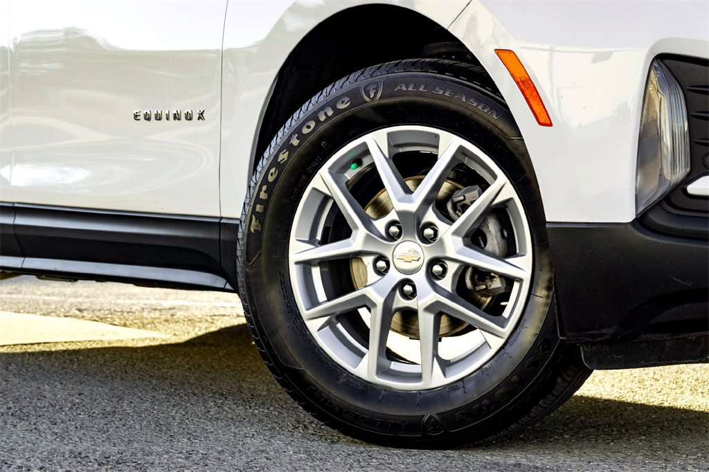 Used 2024 Chevrolet Equinox LT image 2