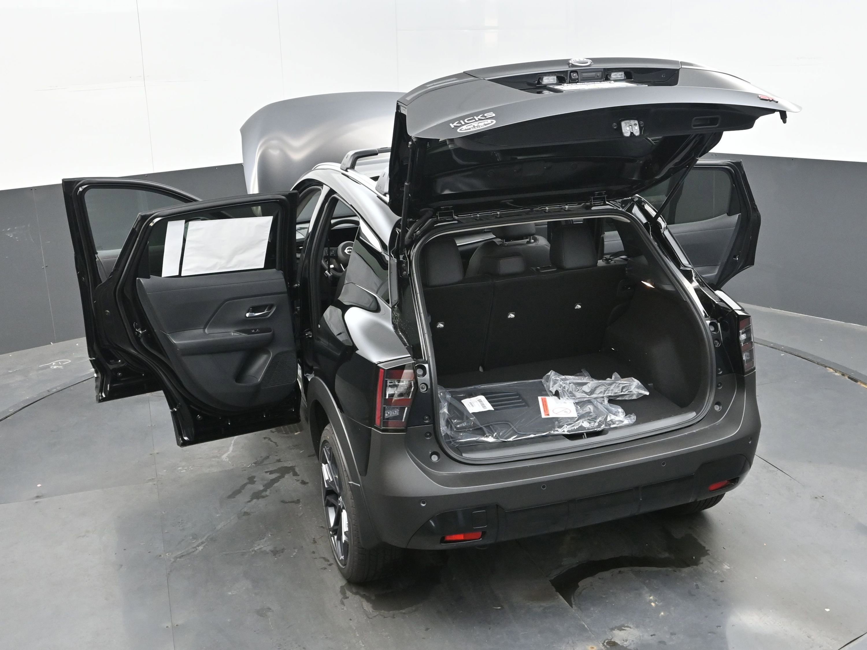 New 2026 Nissan Kicks SR image 41