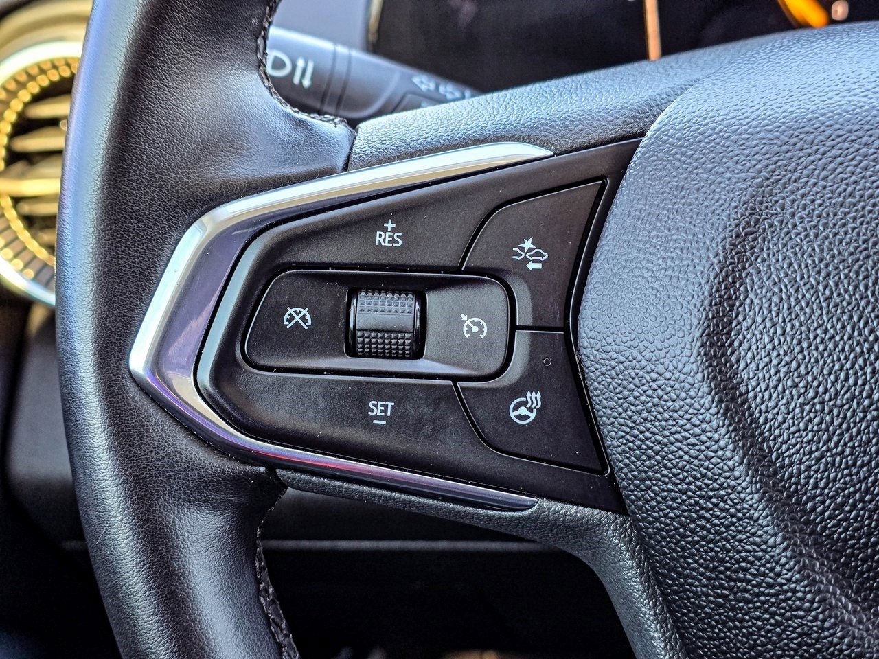 Certified 2024 Chevrolet Trax ACTIV w/ Driver Confidence Package image 18