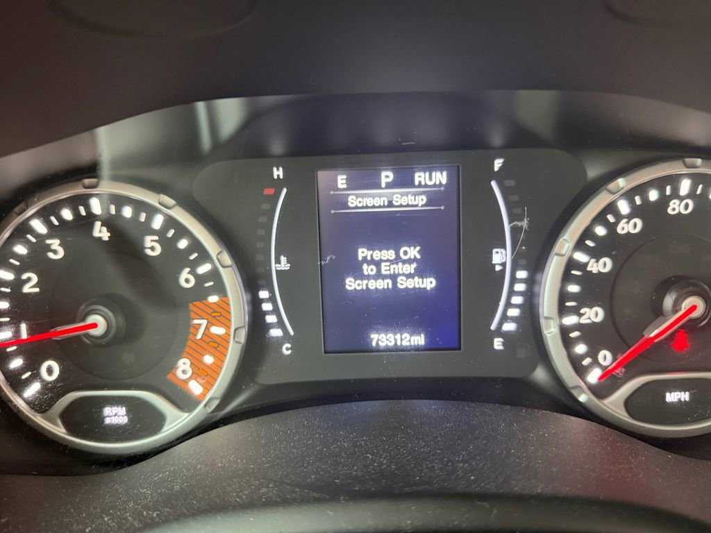 Certified 2020 Jeep Renegade Latitude w/ Cold Weather Group image 8