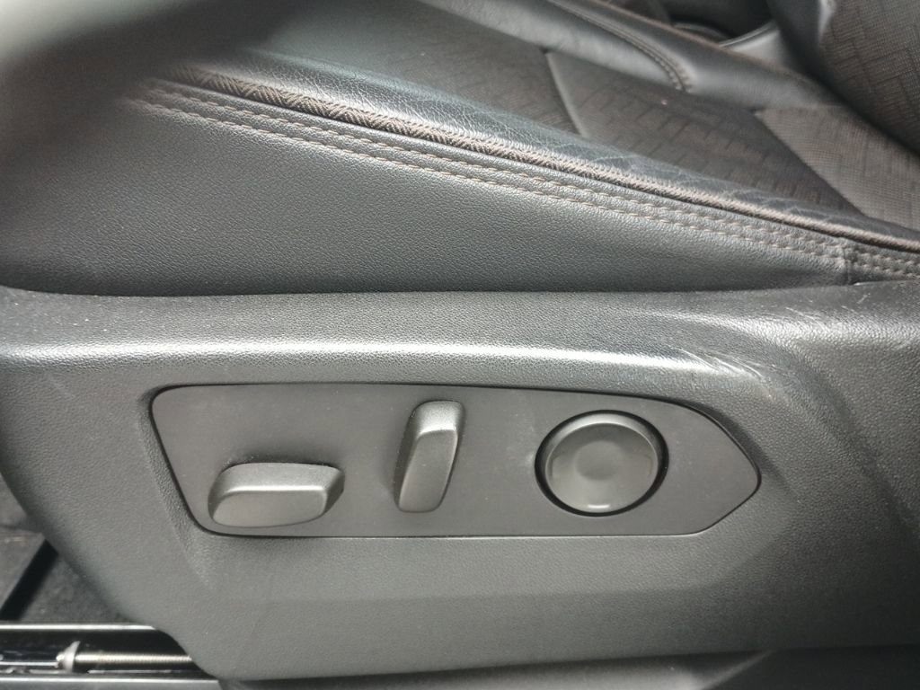 Used 2015 Chrysler 200 S w/ Comfort Group image 44