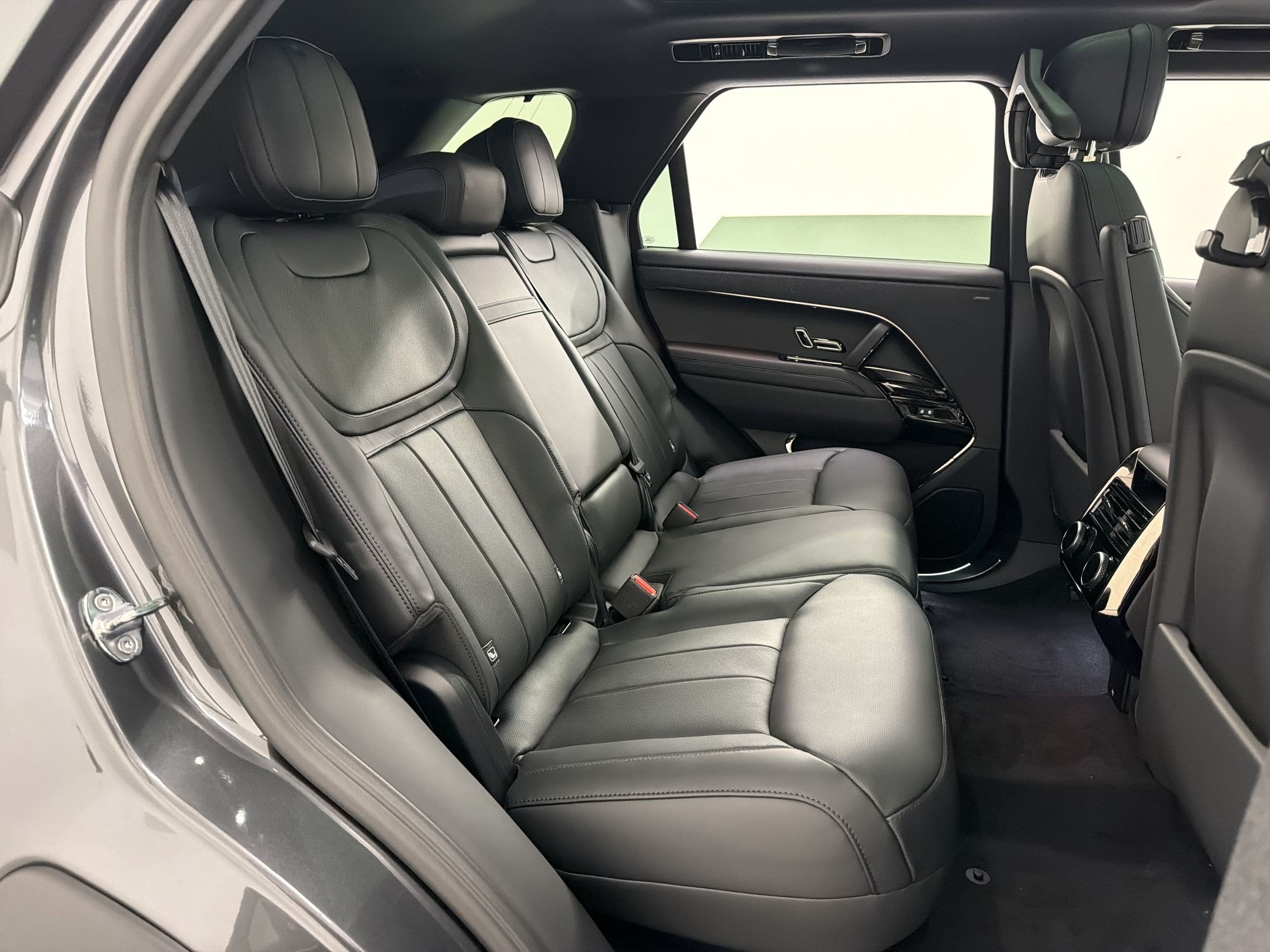New 2026 Land Rover Range Rover Sport Dynamic SE AWD/4WD image 34