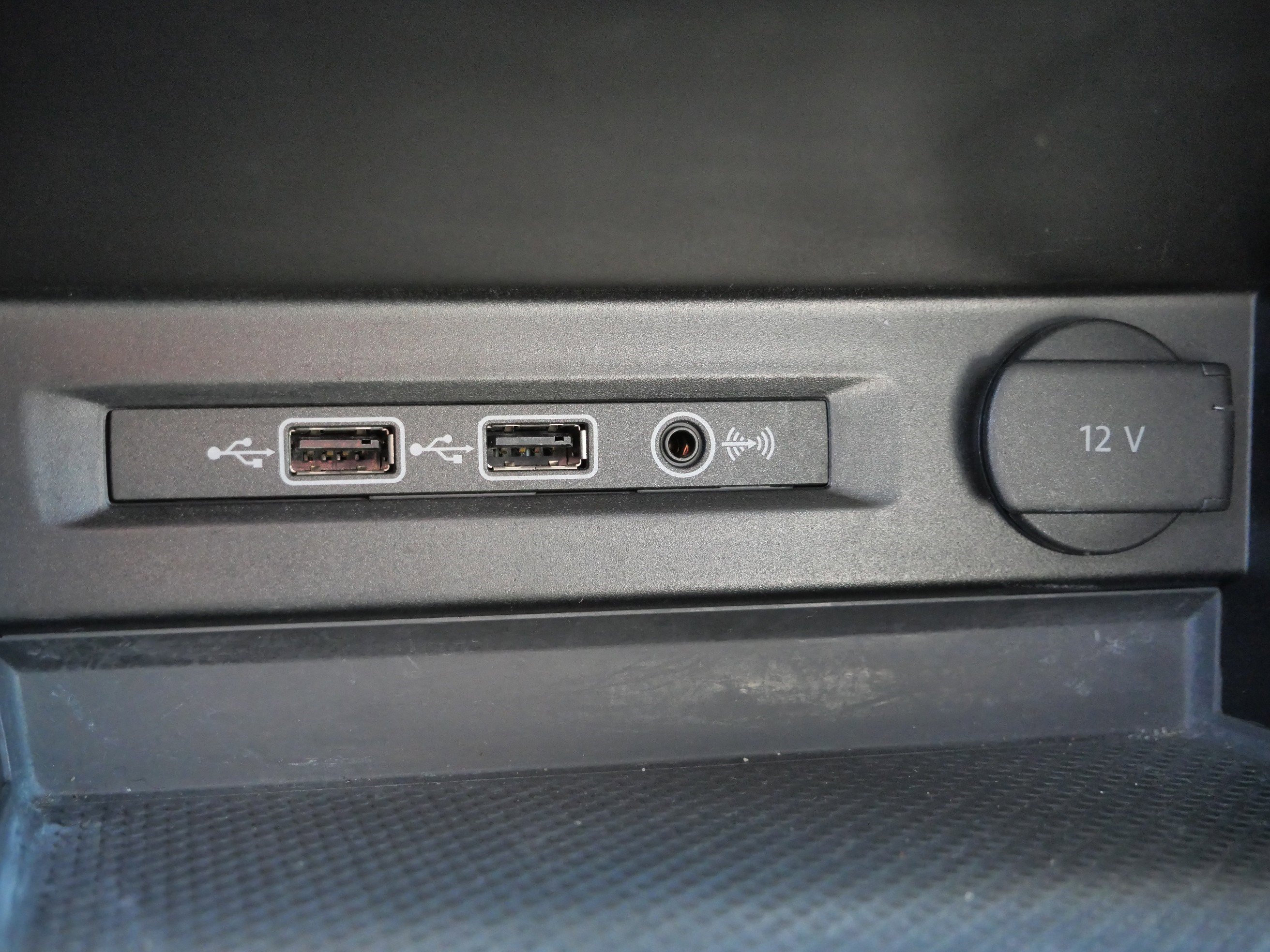 Used 2019 Volkswagen Tiguan SEL image 30