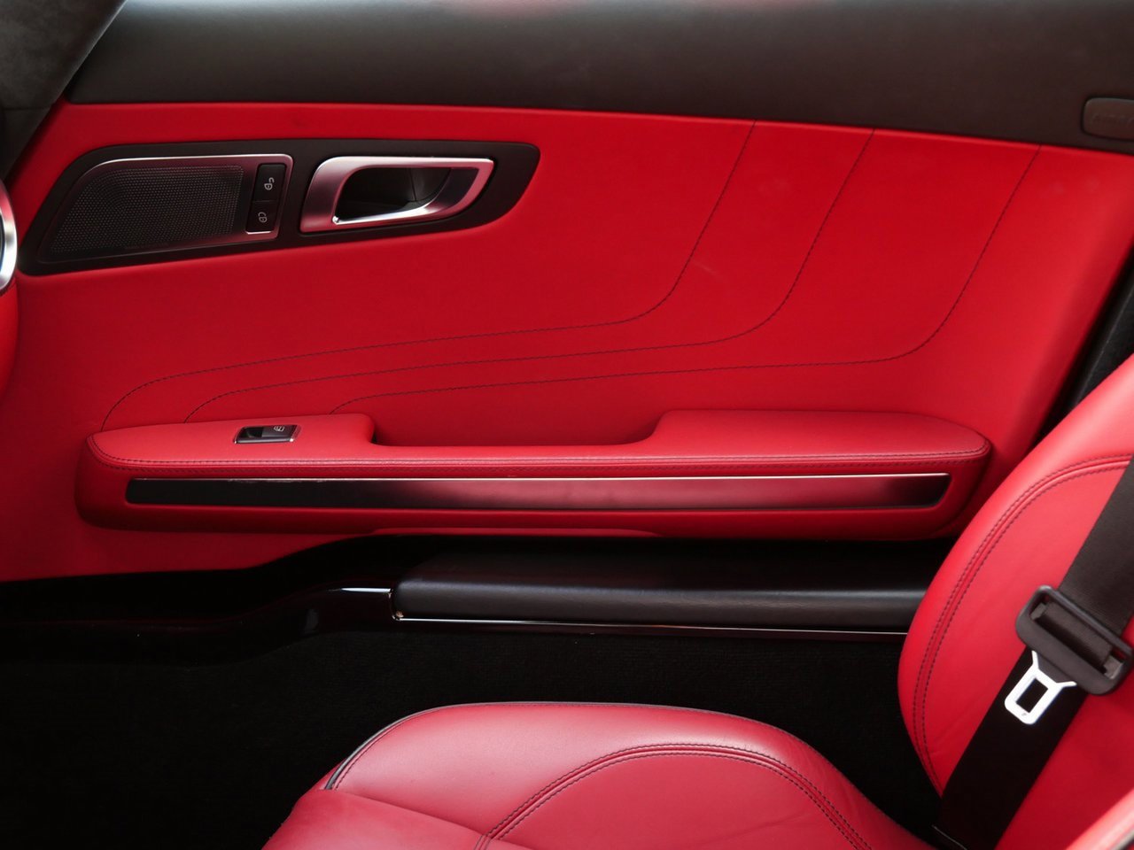 Used 2011 Mercedes-Benz SLS AMG Coupe image 16