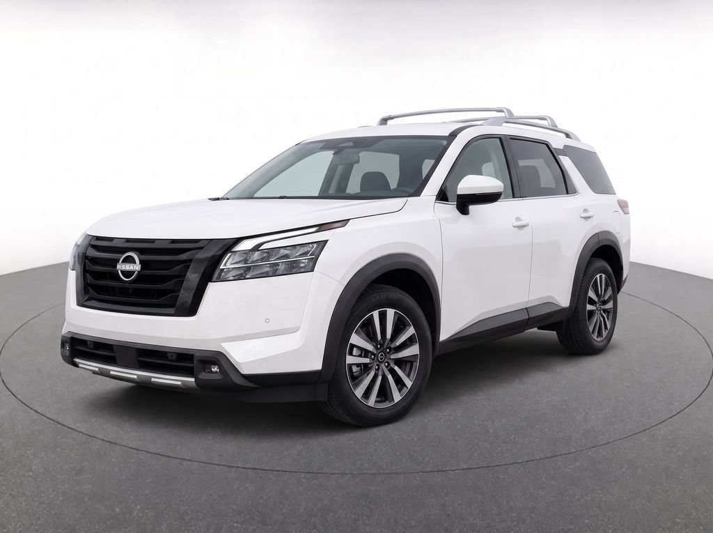 Used 2023 Nissan Pathfinder SL w/ Lighting Package (N92) FWD image 4