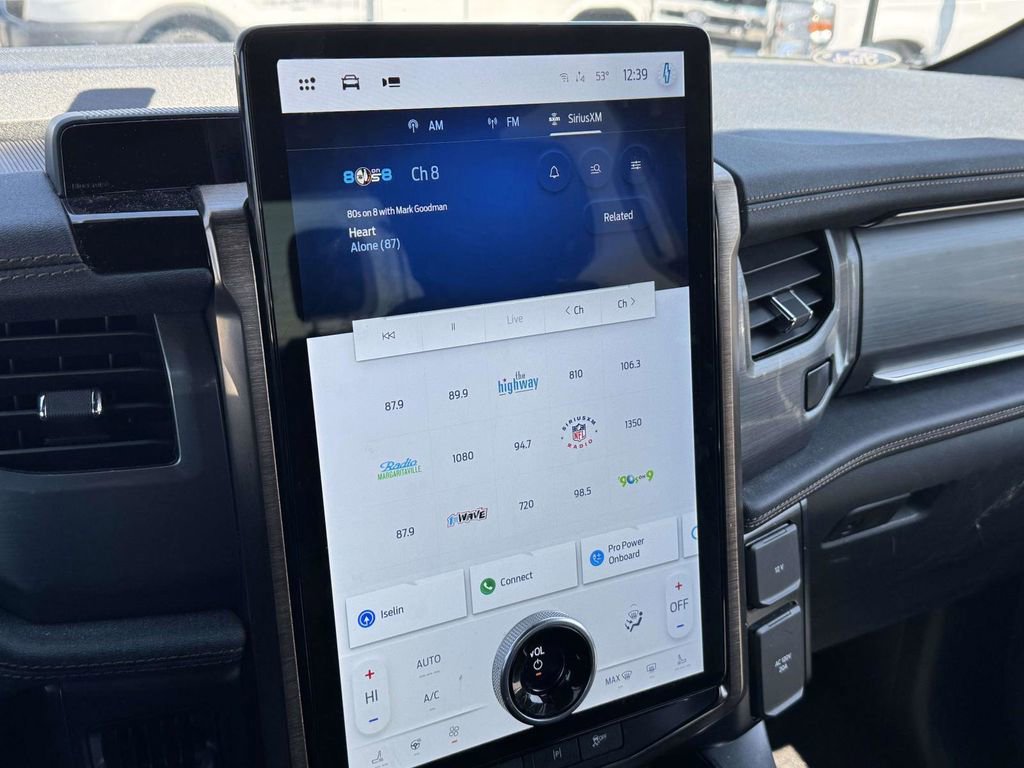 Used 2022 Ford F150 Lightning Lariat image 15