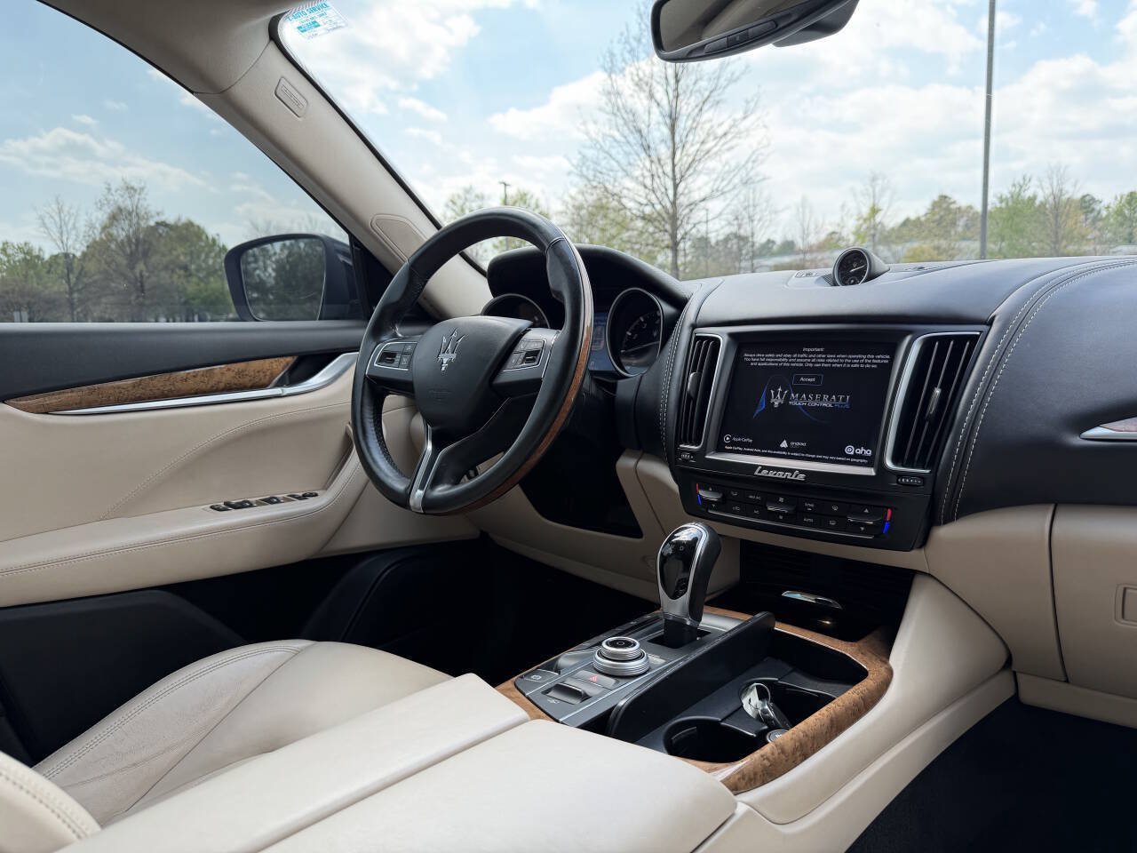 Used 2018 Maserati Levante AWD/4WD image 19