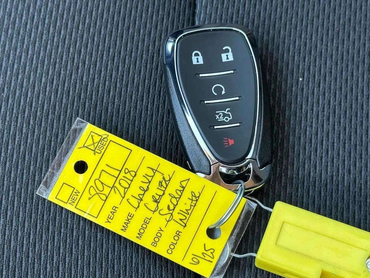 Used 2018 Chevrolet Cruze LT w/ Convenience Package image 15