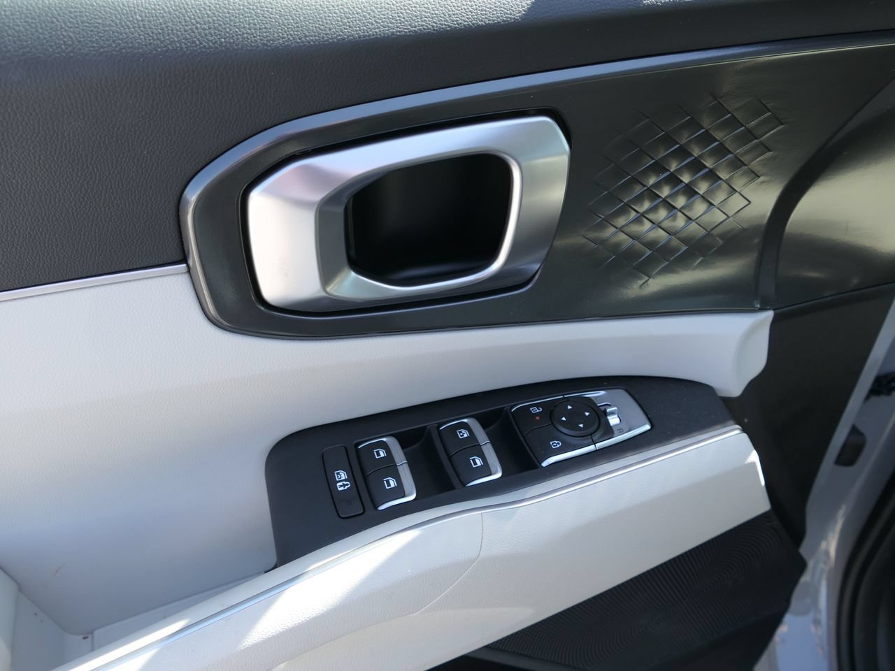 Certified 2026 Kia Sorento S FWD image 13