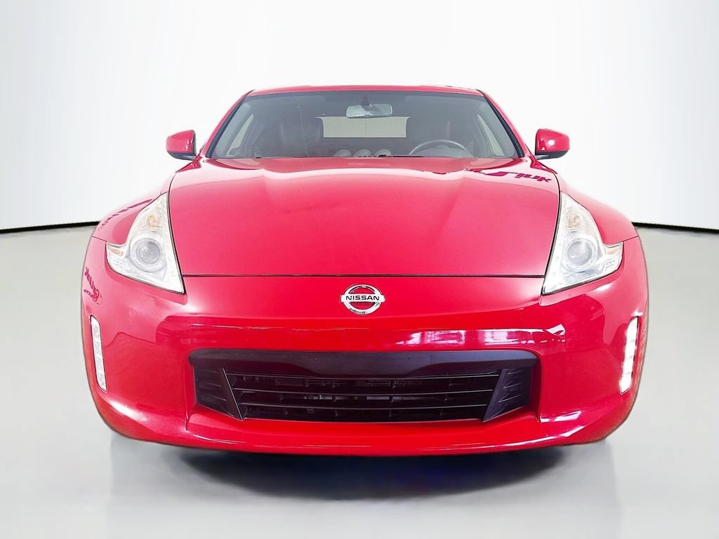 Used 2016 Nissan 370Z Coupe RWD image 2