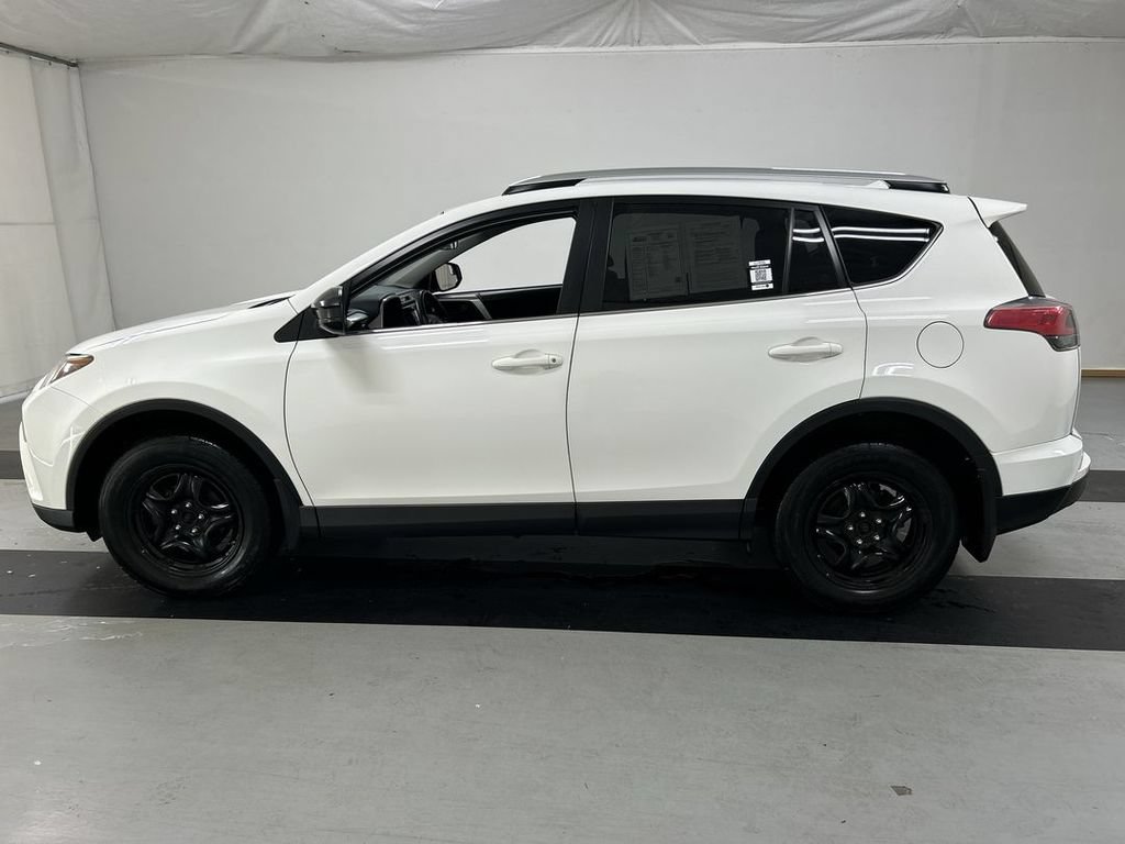 Used 2016 Toyota RAV4 LE AWD/4WD image 6