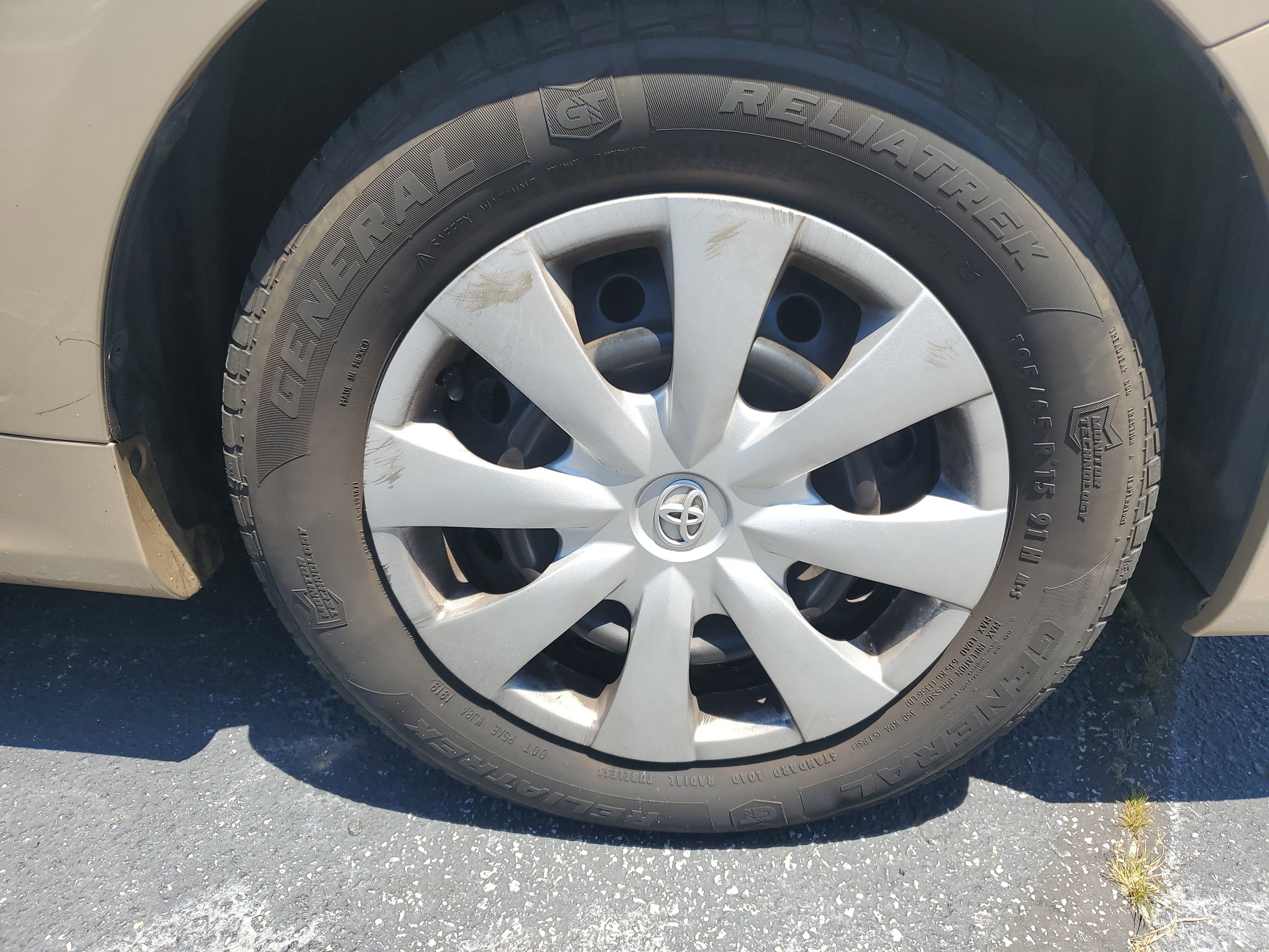 Used 2013 Toyota Corolla L FWD image 4