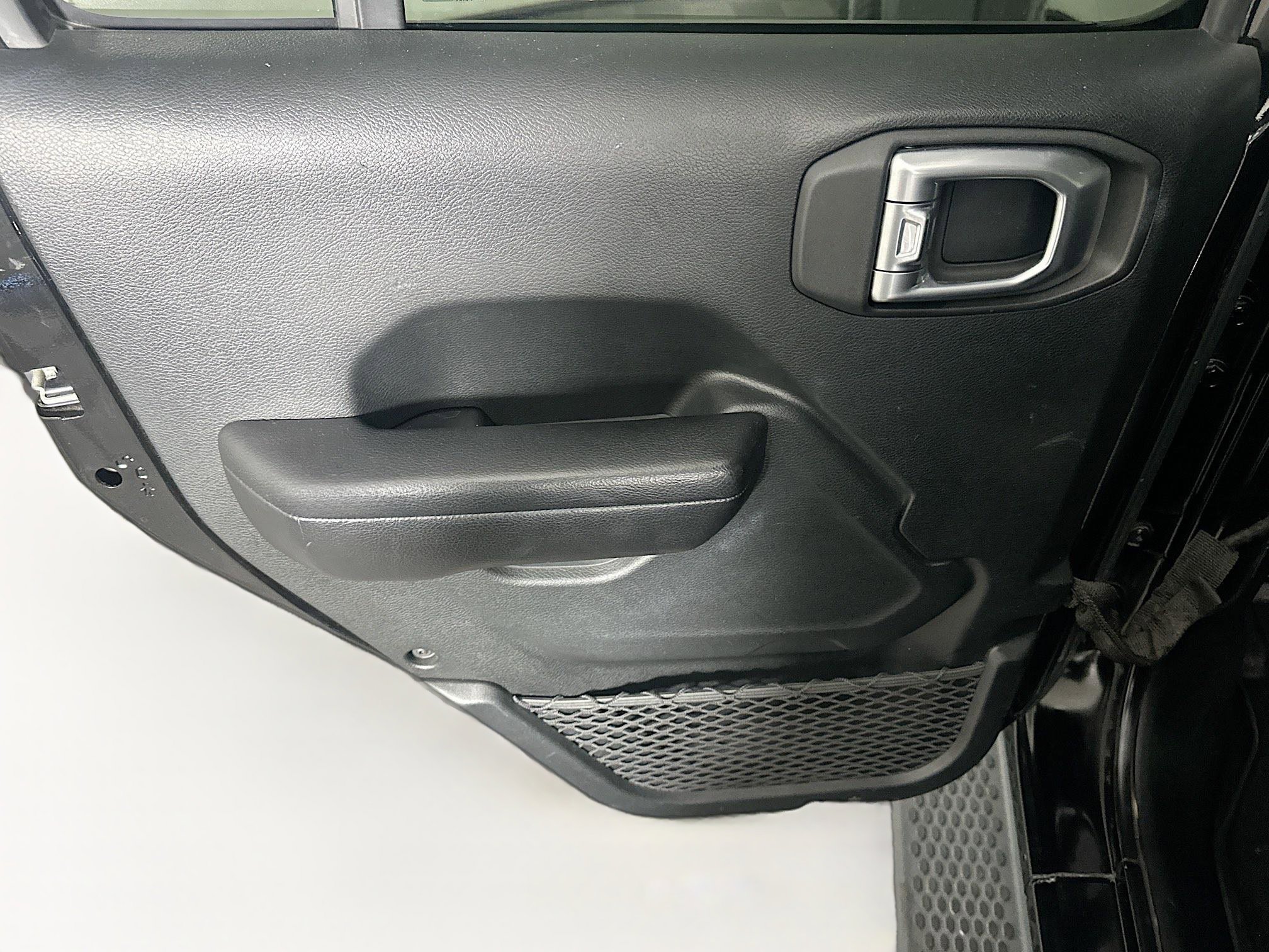 Used 2018 Jeep Wrangler Unlimited Sport S image 25