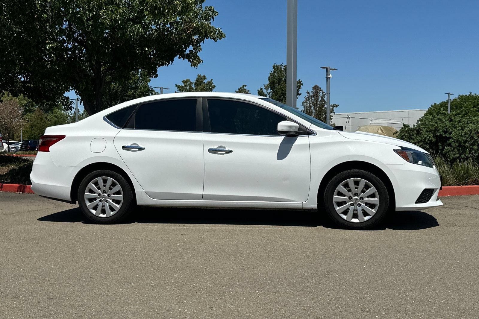 Used 2019 Nissan Sentra S FWD image 3