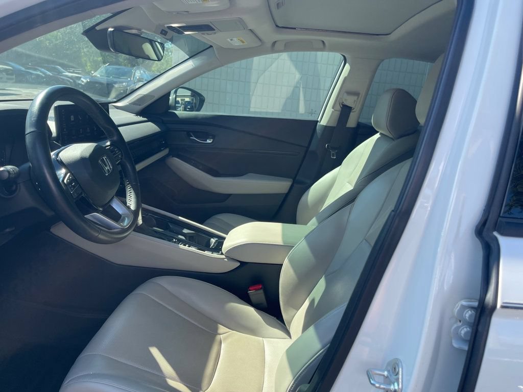 Used 2023 Honda Accord Touring image 11