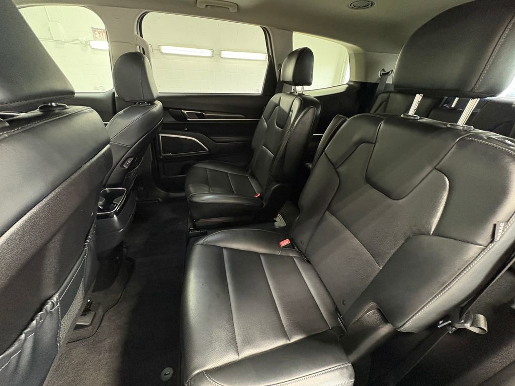 Used 2025 Kia Telluride S image 19