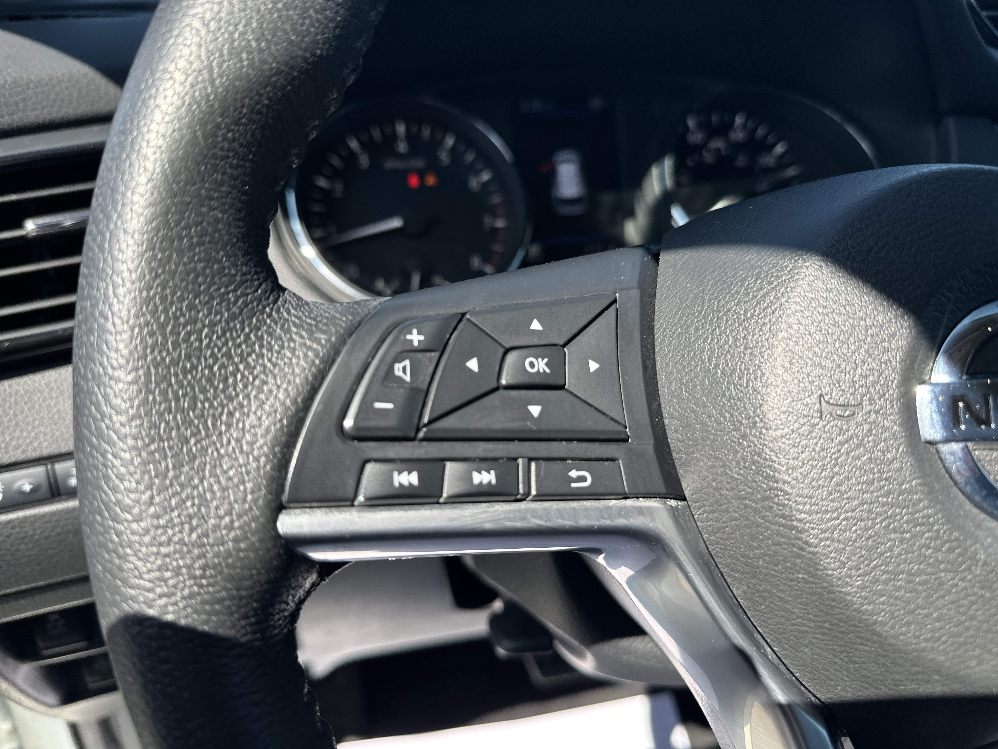 Used 2020 Nissan Rogue SL w/ Premium Package AWD/4WD image 19