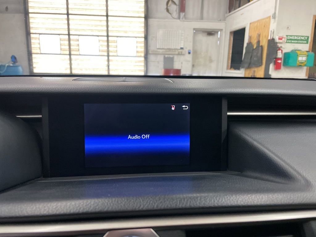 Used 2016 Lexus RC 200t image 21