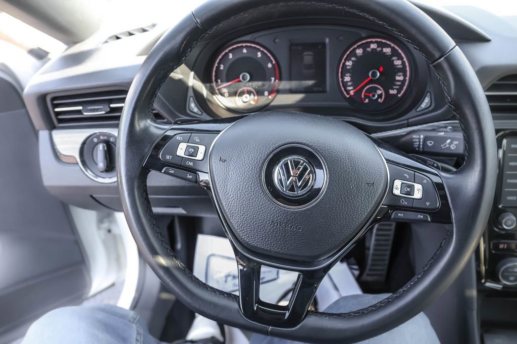 Used 2021 Volkswagen Passat 2.0T R-Line image 16