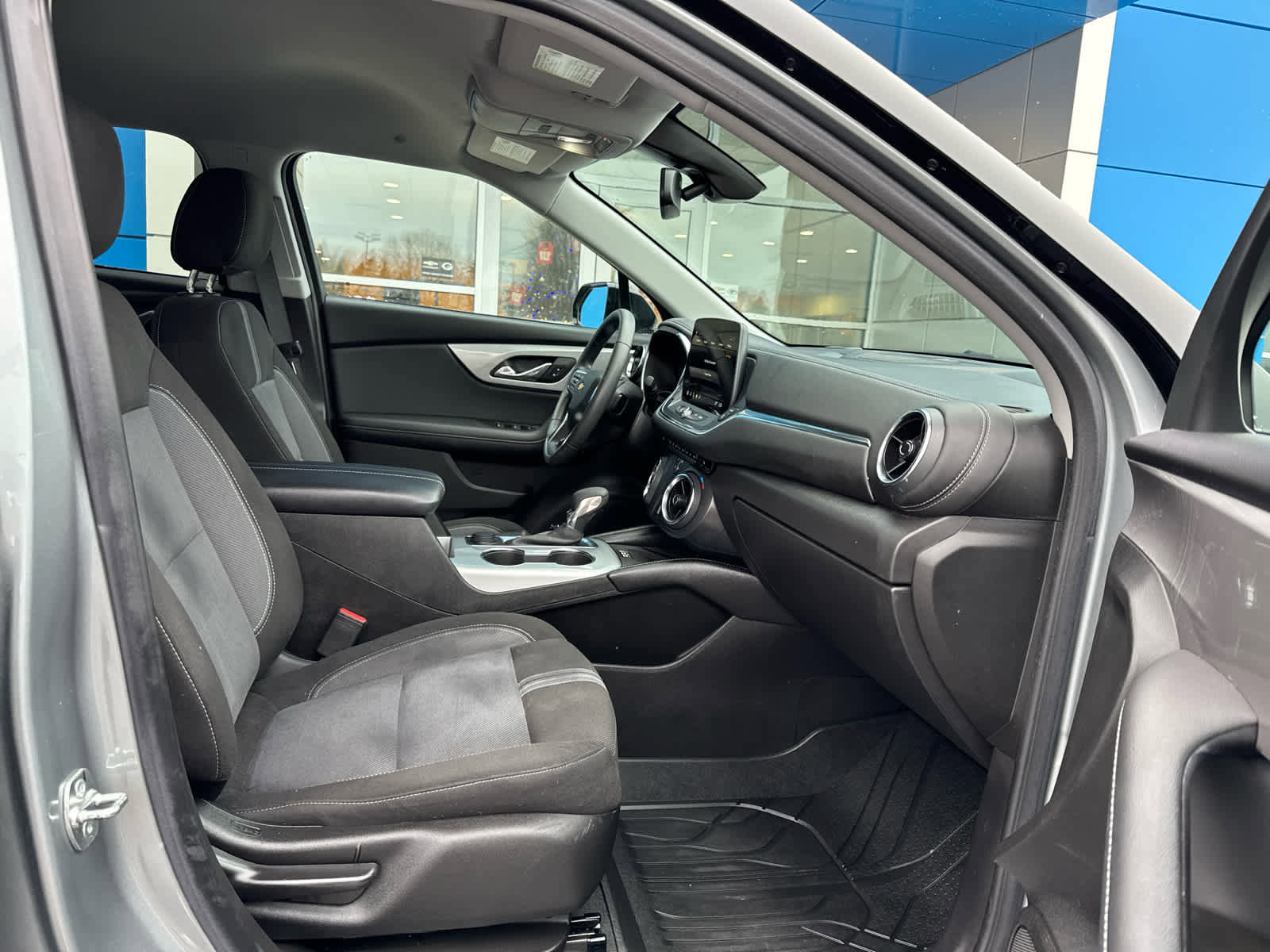 Used 2024 Chevrolet Blazer LT w/ Convenience Package image 4