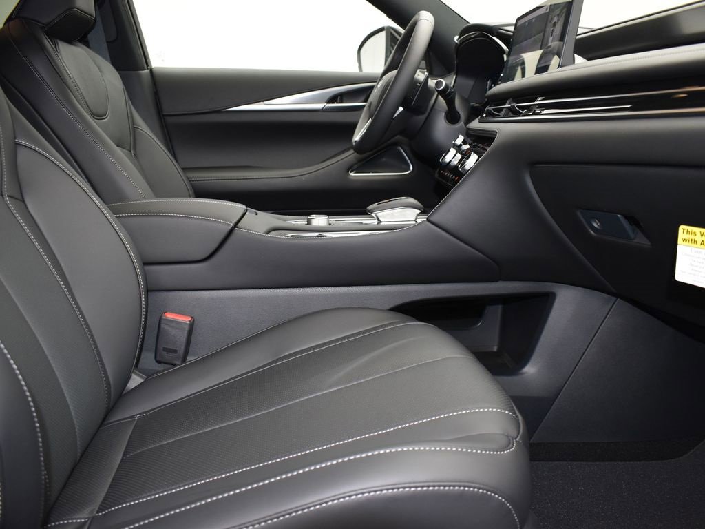 Used 2025 INFINITI QX60 Luxe w/ Black Edition image 28