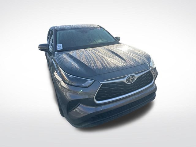 Used 2023 Toyota Highlander L FWD image 5