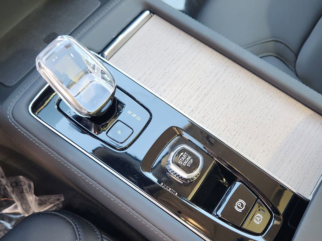 New 2025 Volvo XC90 B6 Core w/ Protection Package Premier image 10