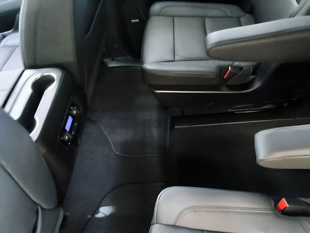 Used 2026 Chevrolet Suburban Z71 w/ Comfort Package image 36