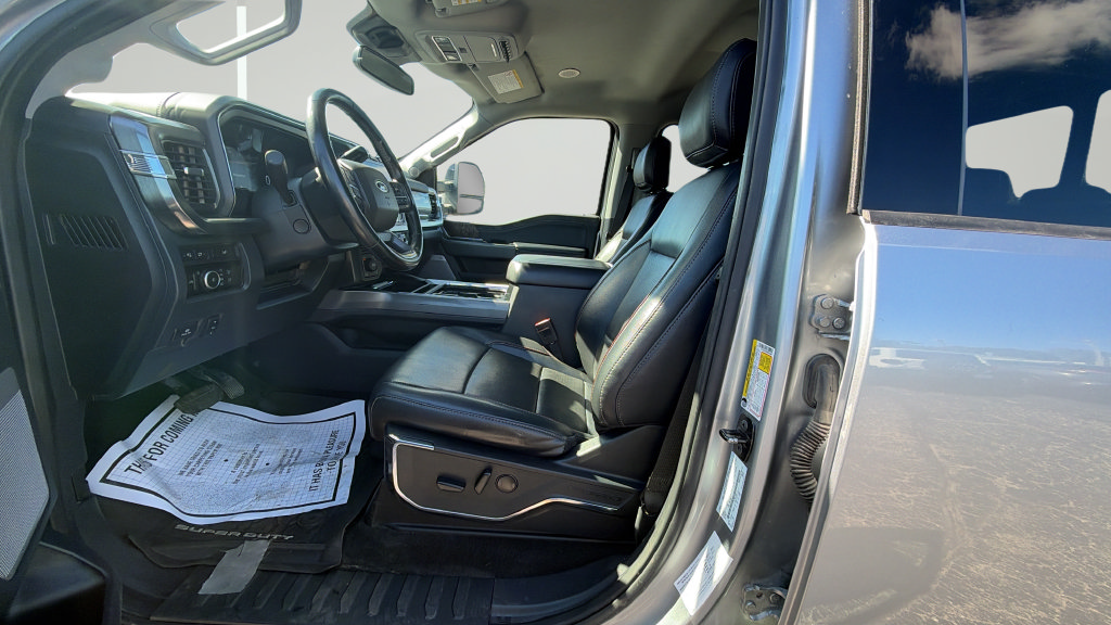 Certified 2024 Ford F250 Lariat w/ Lariat Ultimate Package AWD/4WD image 32