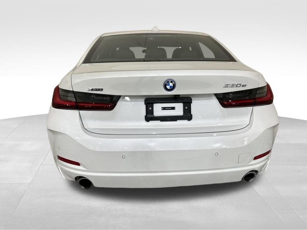 Used 2024 BMW 330e xDrive image 9
