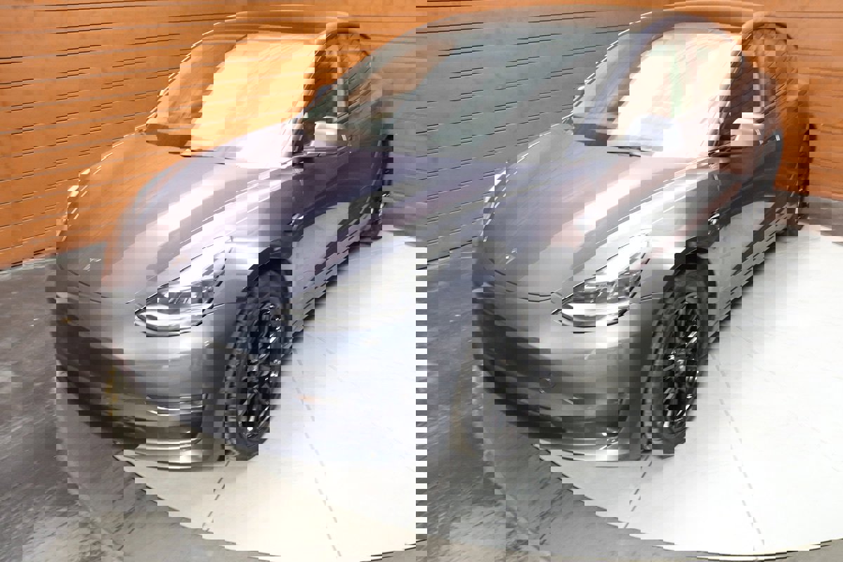 Used 2023 Tesla Model 3 Standard Range image 7