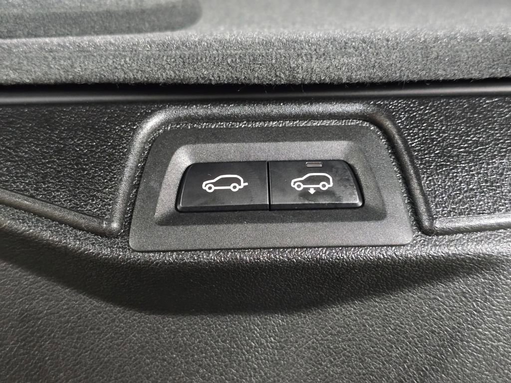 Certified 2024 BMW X7 M60i w/ Executive Package image 13