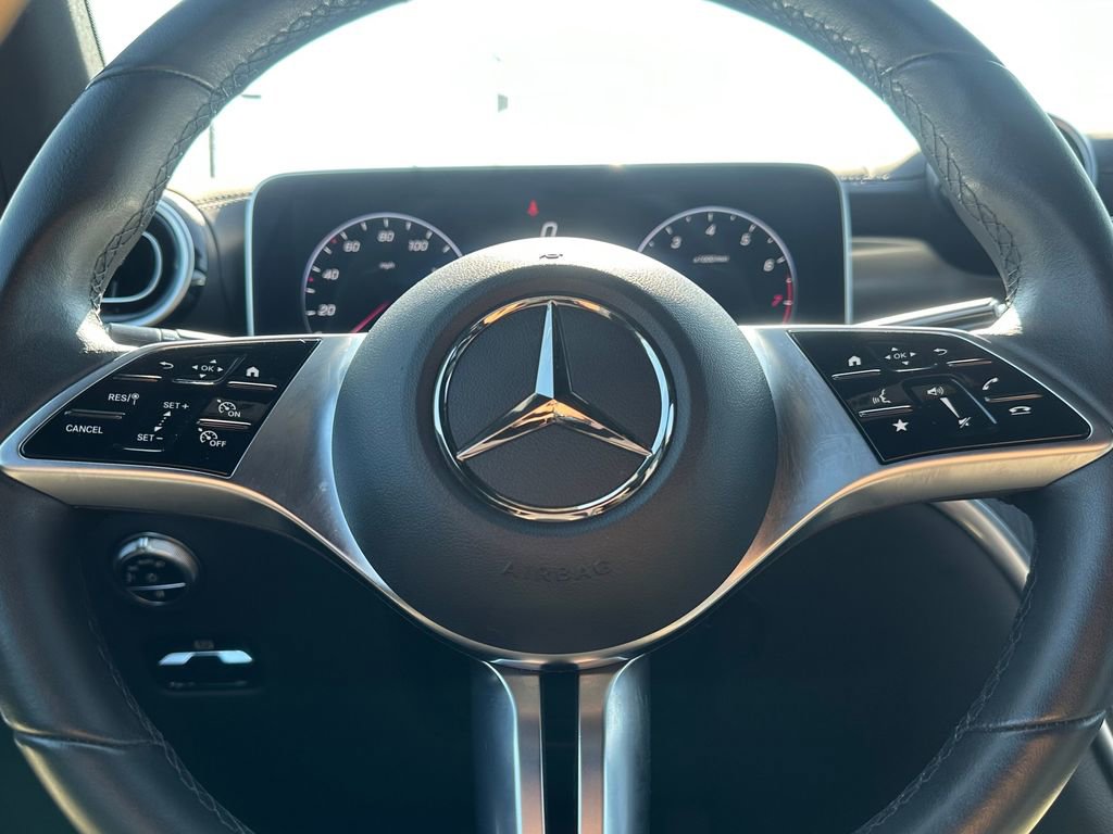Used 2024 Mercedes-Benz GLC 300 4MATIC image 26