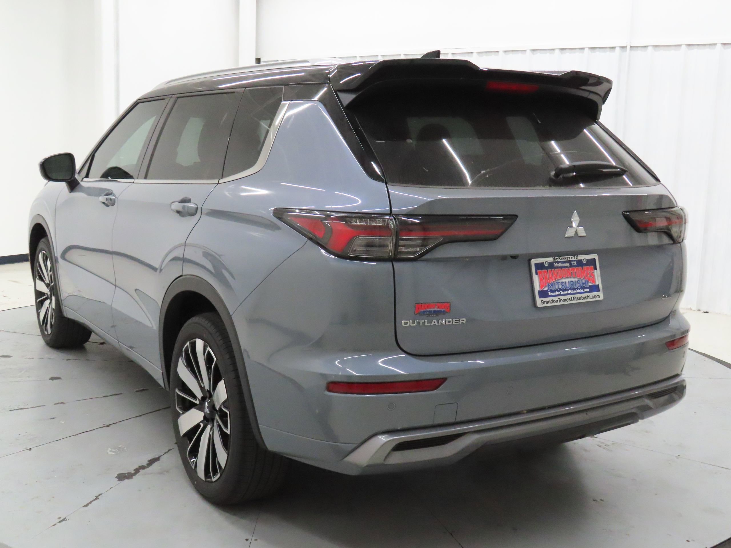 New 2026 Mitsubishi Outlander SEL FWD image 5