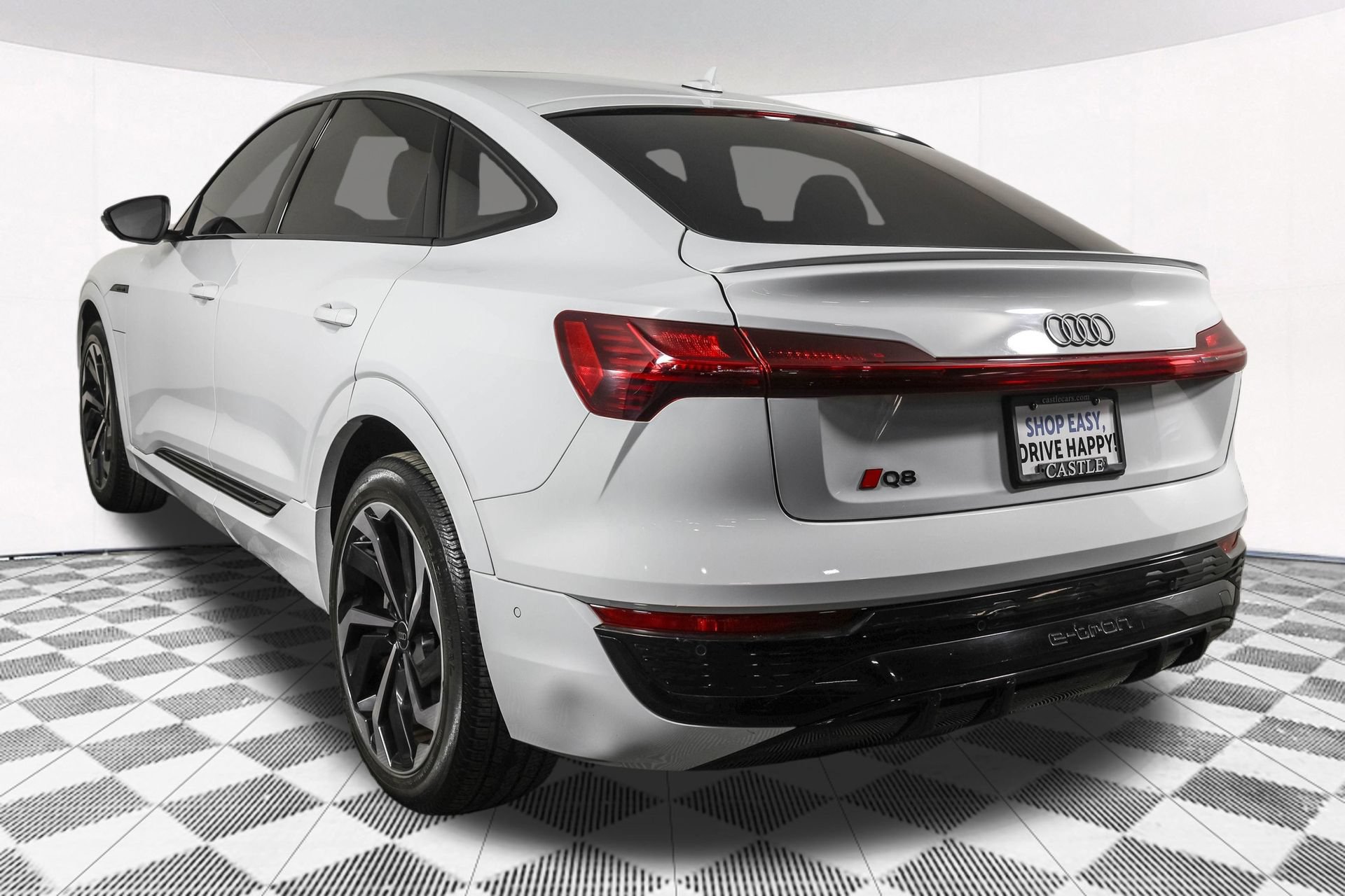 Used 2024 Audi Q8 e-tron Premium Plus w/ Premium Plus Package AWD/4WD image 17