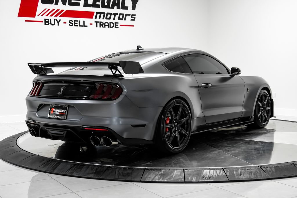 Used 2022 Ford Mustang Shelby GT500 w/ Carbon Fiber Track Pack RWD image 9