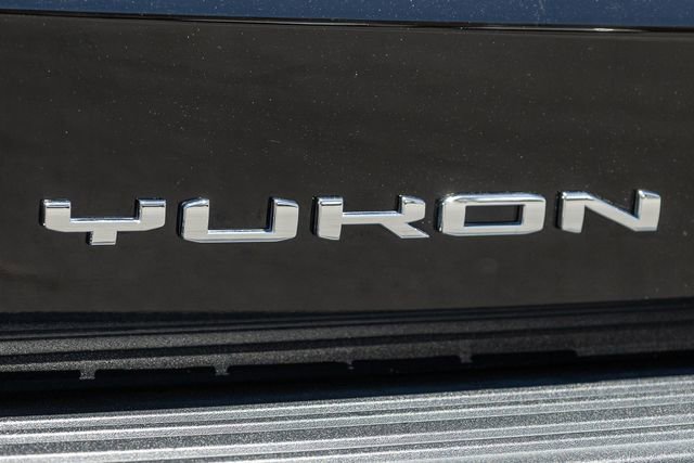 Used 2023 GMC Yukon Denali w/ Advanced Technology Package AWD/4WD image 6