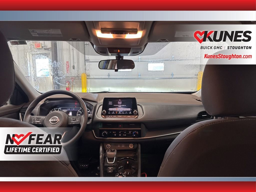 Used 2023 Nissan Rogue S image 40
