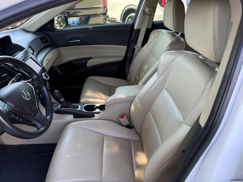 Used 2017 Acura ILX FWD image 11