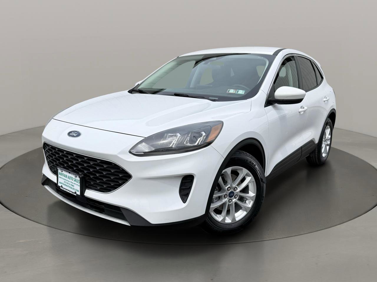 Used 2021 Ford Escape SE FWD image 2