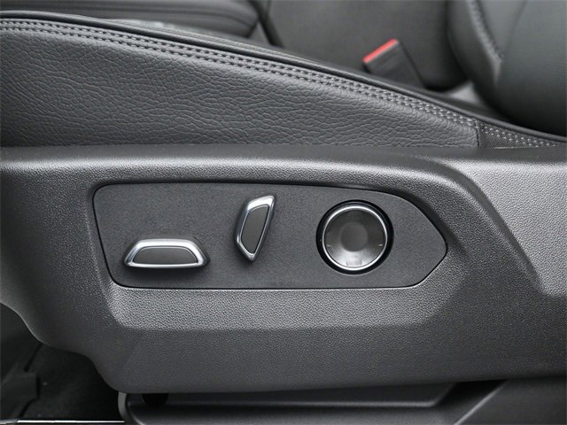 Used 2026 GMC Yukon Denali w/ Sun & Power Step Package image 11