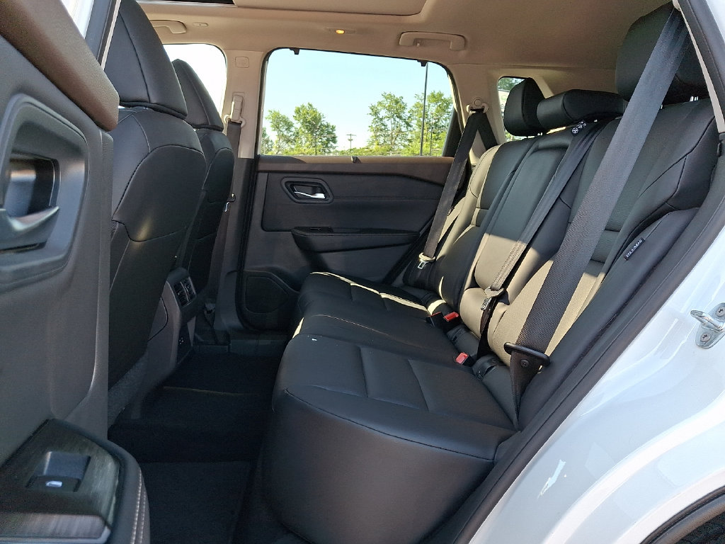Certified 2023 Nissan Rogue SV w/ SV Premium B Package AWD/4WD image 11