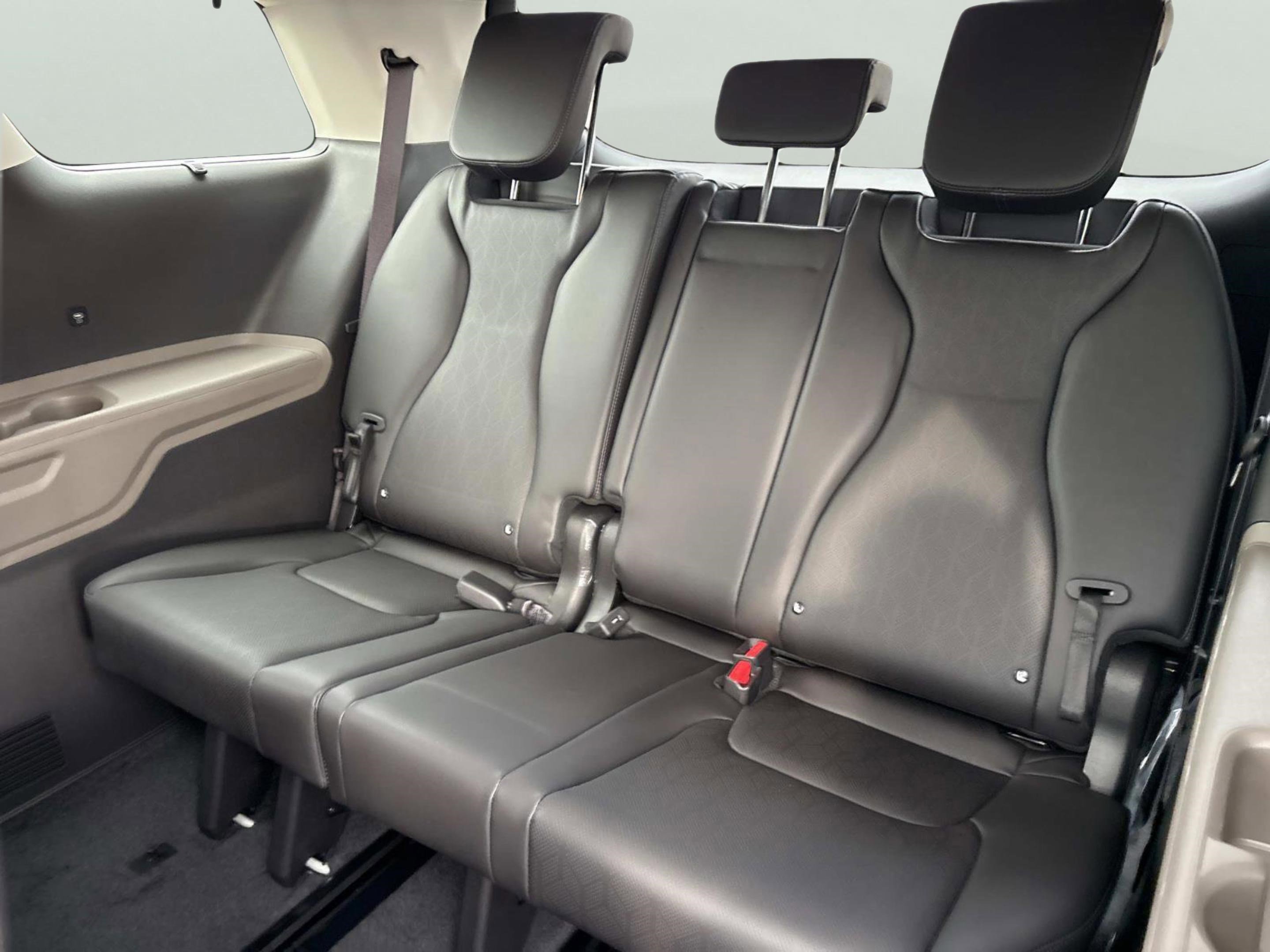 New 2026 Kia Carnival EX image 19