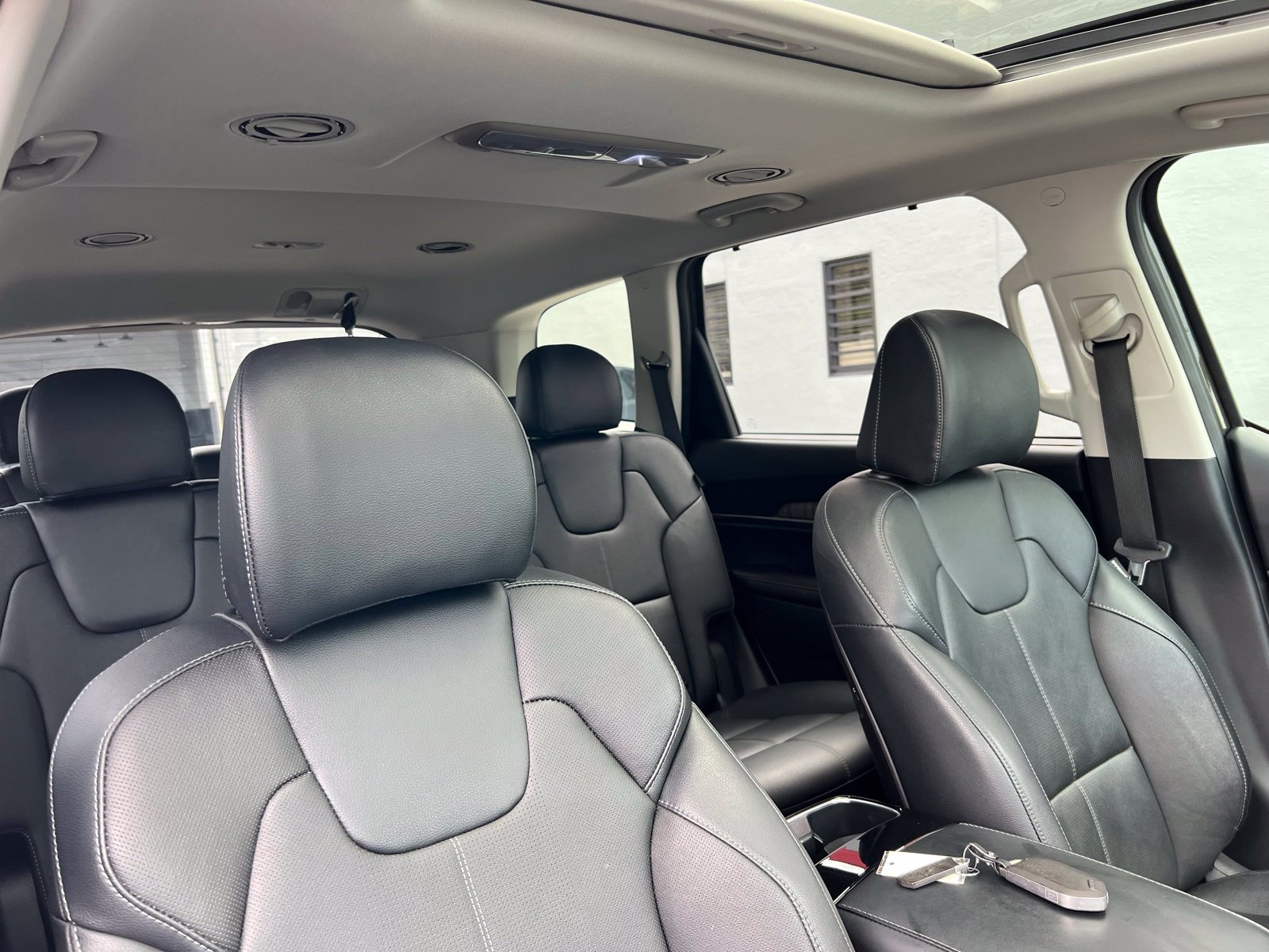 Used 2025 Kia Telluride EX w/ EX Captain's Chair Package FWD image 65