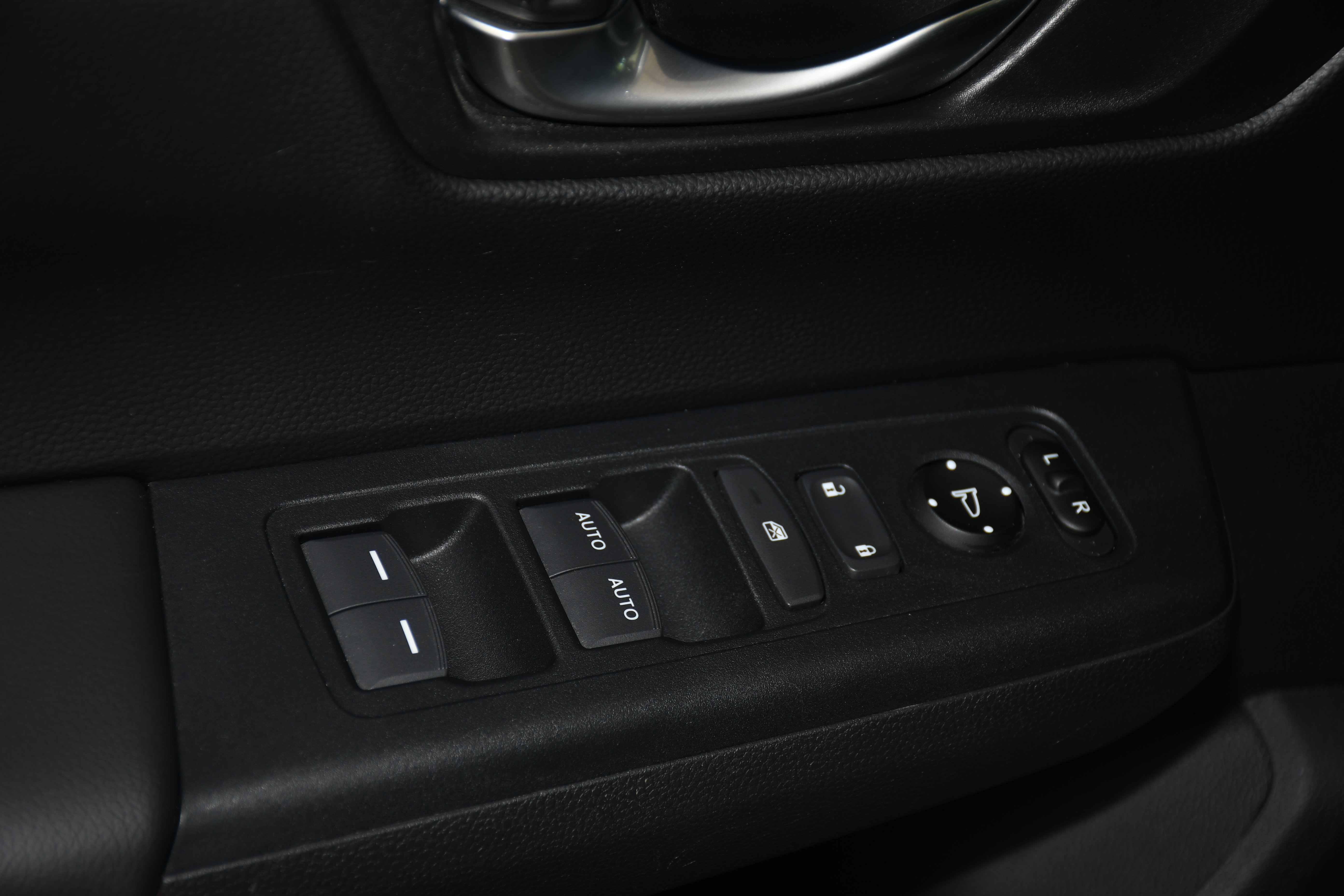 Used 2024 Honda CR-V Sport image 11