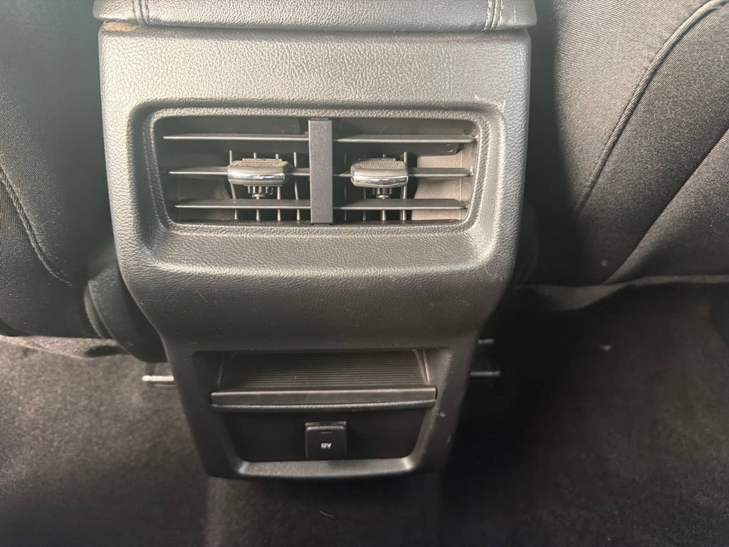 Used 2018 Ford Edge SE FWD image 21