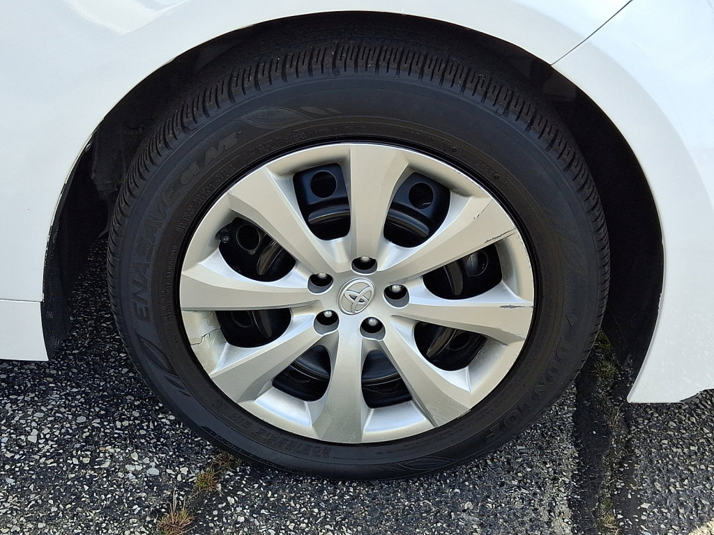 Used 2024 Toyota Corolla LE image 9