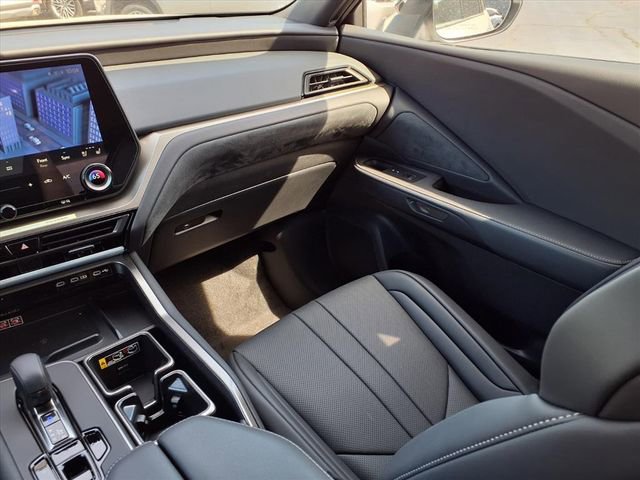New 2026 Lexus TX 500h AWD image 28